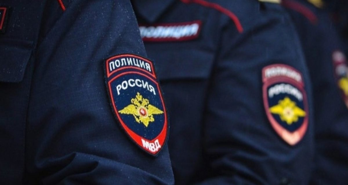 Барнаулец спрятал 400 тысяч отцовского наследства в сапоге, а гостья забрала деньги